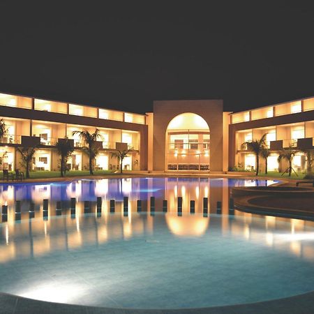 Sun Hotel Warnes Zewnętrze zdjęcie