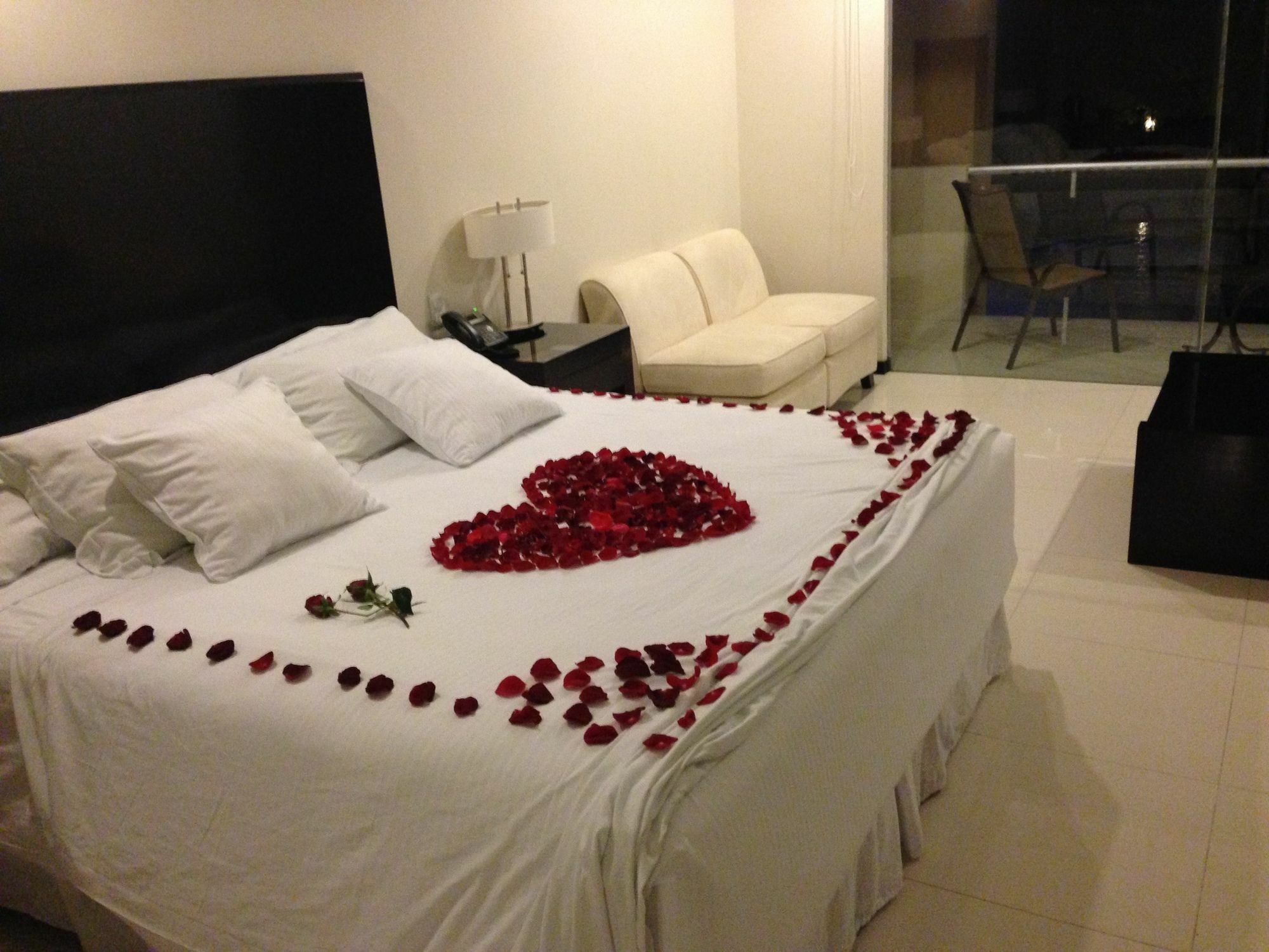Sun Hotel Warnes Zewnętrze zdjęcie